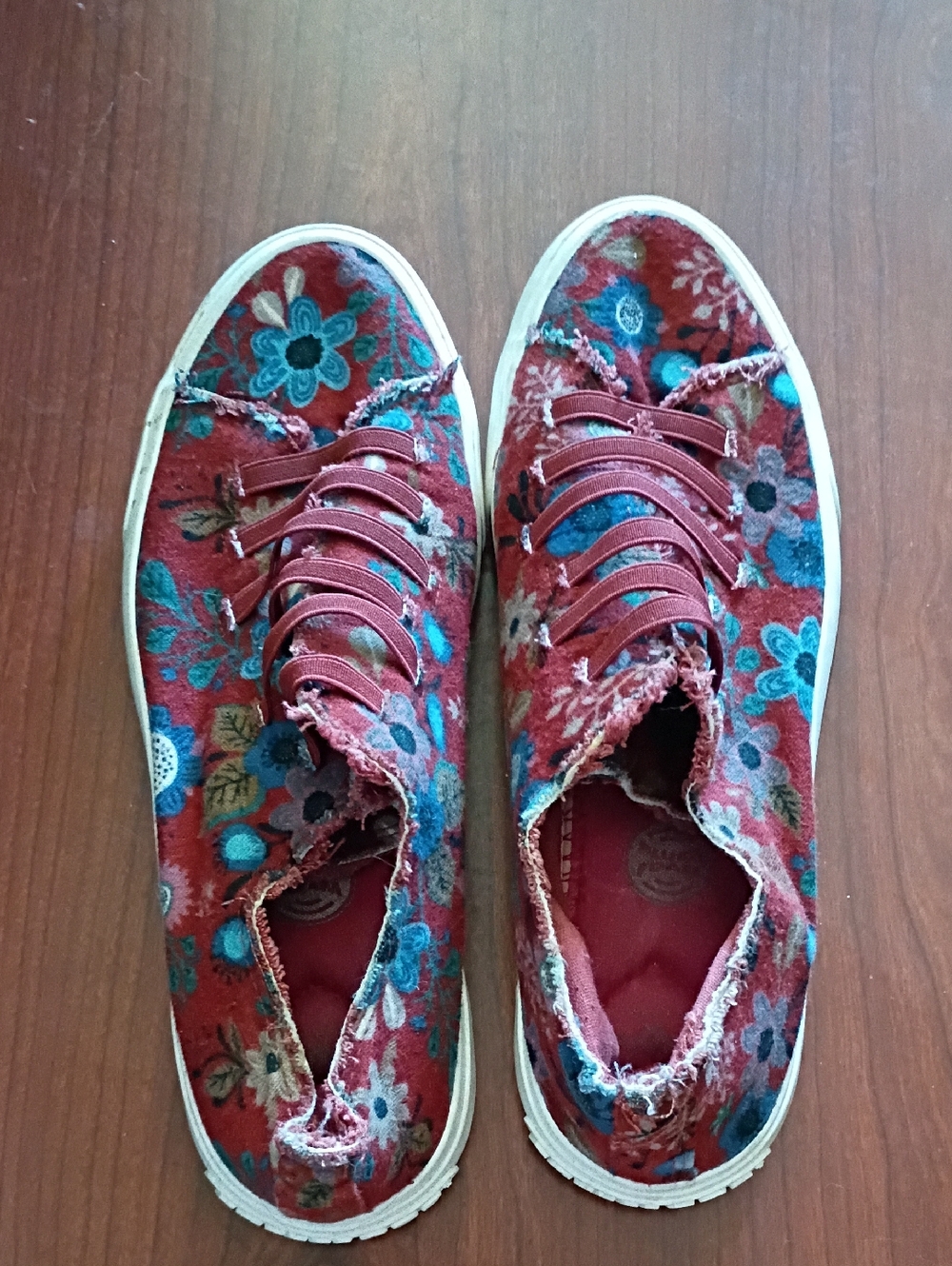 Rocket Dog Red Floral Slip-On Sneakers